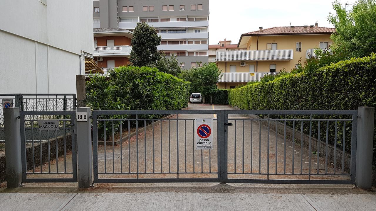 Appartamento Magnolia Lignano Sabbiadoro Exterior foto